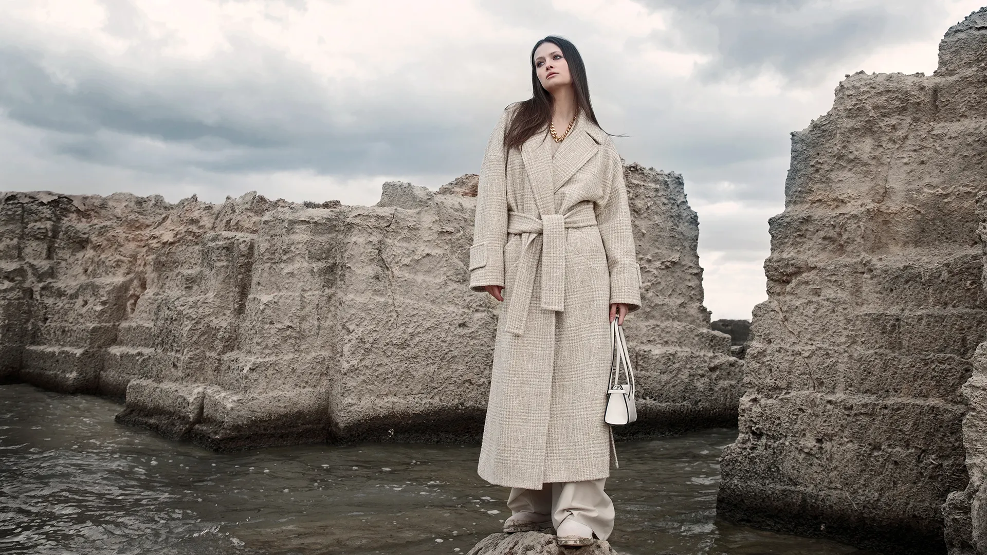 <p>
	Autumn - Winter 25/26 collections</p>
